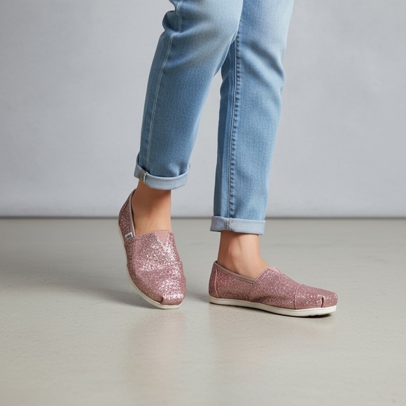 TOMS - WOMENS CLASSIC CANVAS SLIPON SHOES IN PINK GLITTER 8 - Picture 1 of 6
